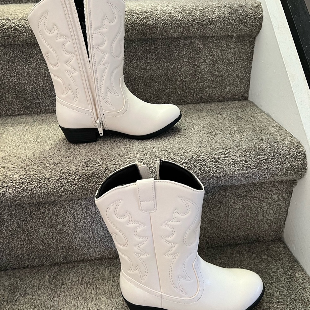 Sonoma girls/kids boots, never worn